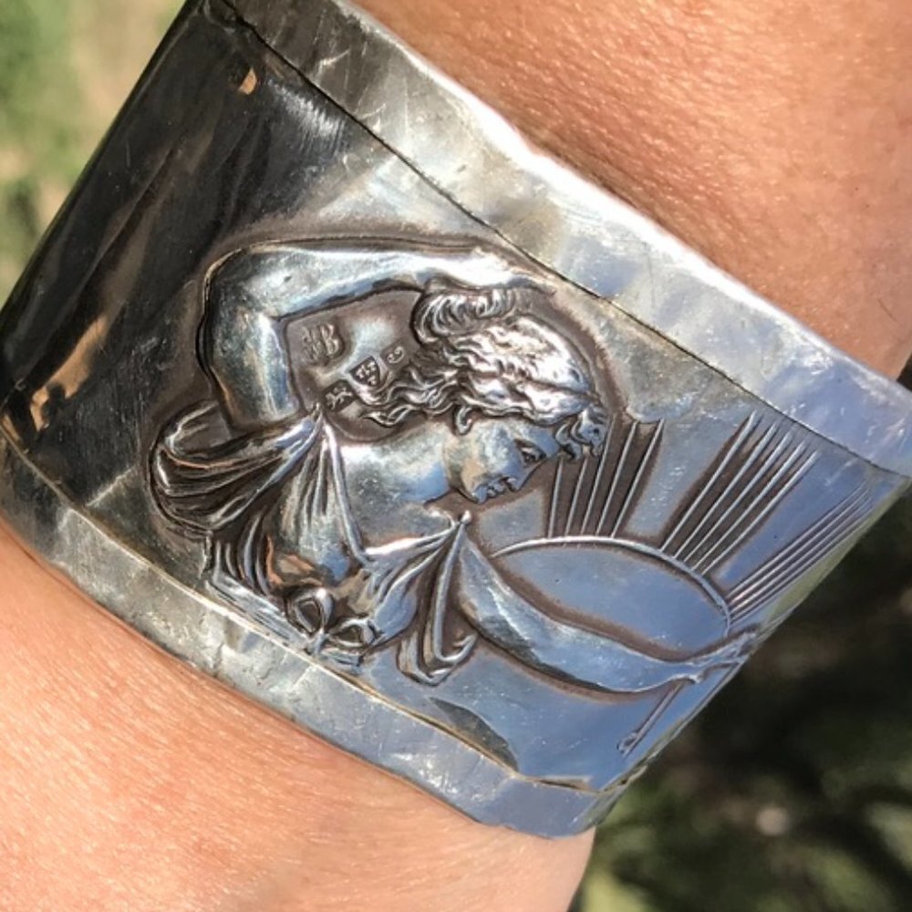 Athena Goddess Columbia Antique Solid Sterling Silver 925 Cuff Bracelet Museum - Picture 2 of 9